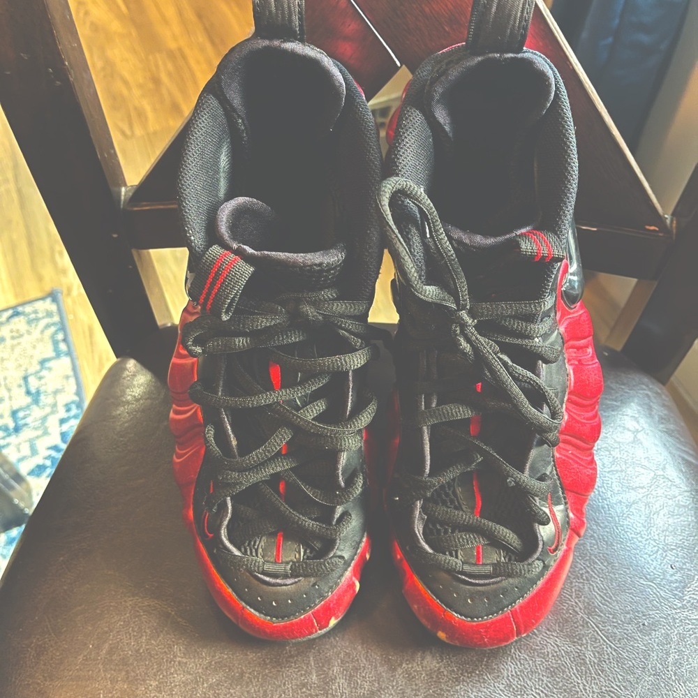 Red and Black Chunky Sneakers with Modern Design